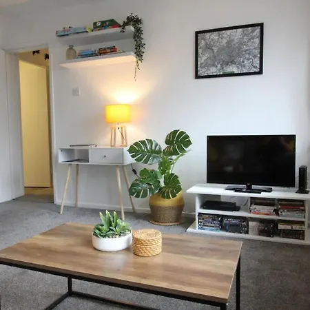 Modern And Stylish 1bd Flat In