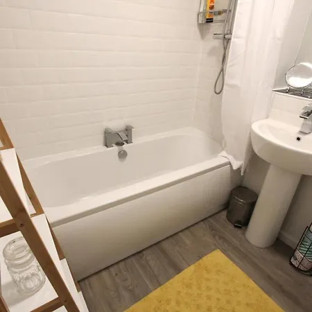 Apartment Modern And Stylish 1bd Flat In
