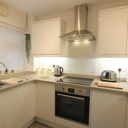 Apartment Modern And Stylish 1bd Flat In